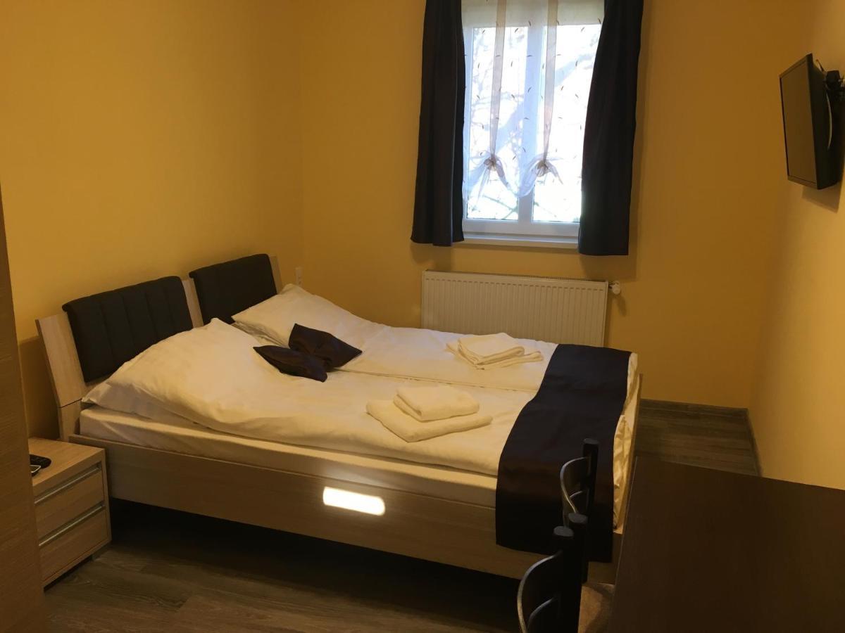 Barsony Vendeglo Es Panzio Bed and Breakfast Szécsény Exteriör bild